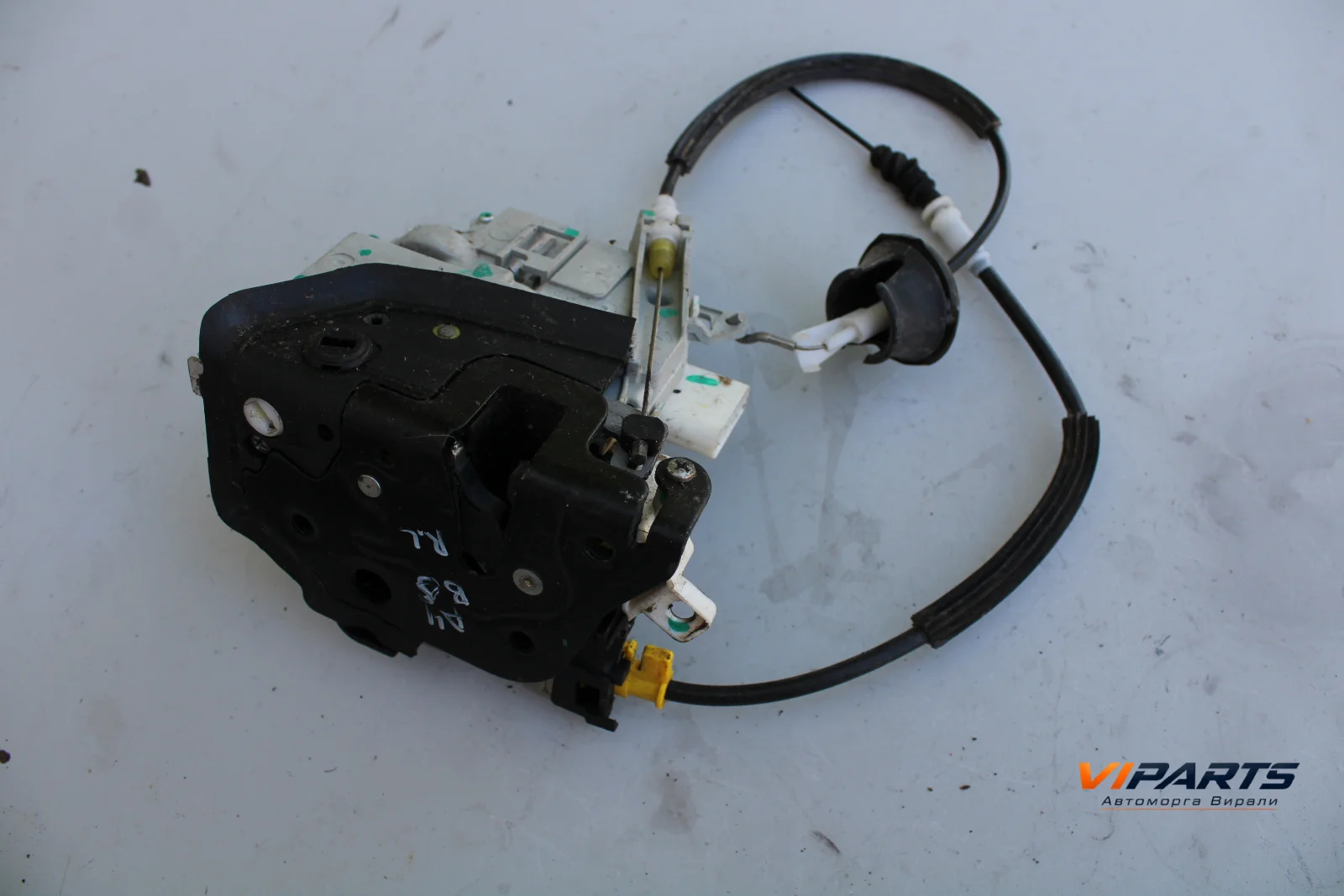 Брава врата Audi A4 B8 OEM 8K0839015C