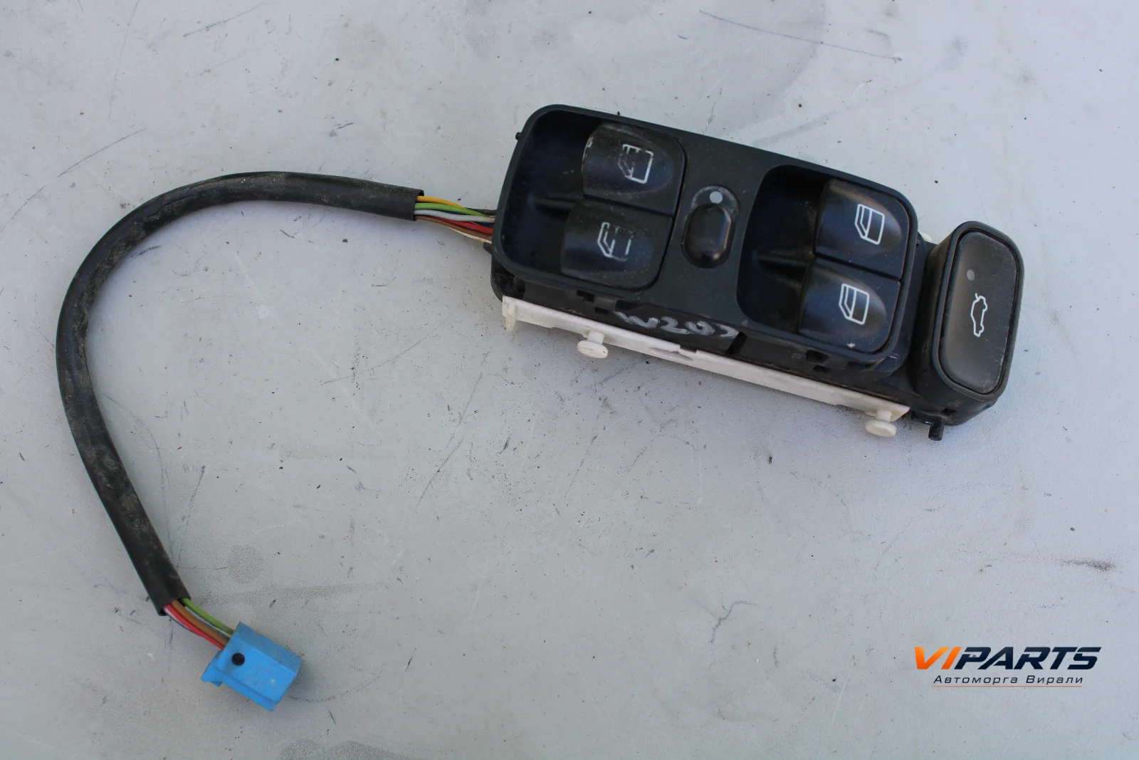 Бутони ел. стъкла Mercedes-Benz C-Class W203 OEM 2038200110