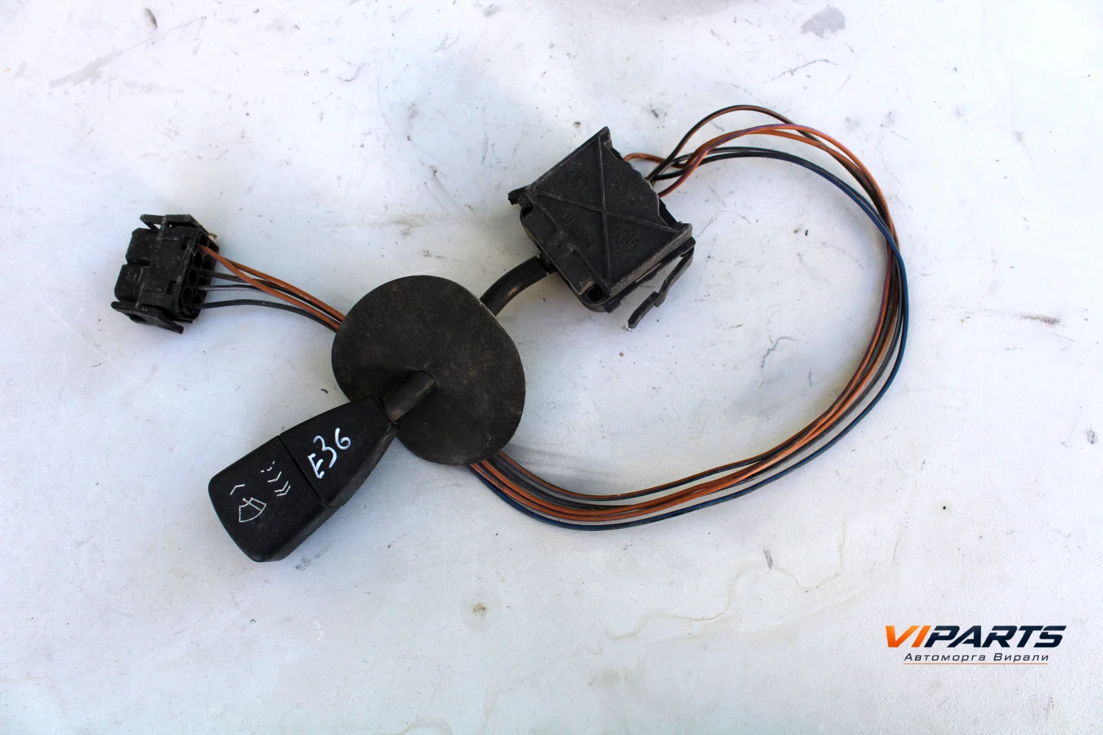Лостче чистачки BMW 3 Series E36 OEM 61318360915