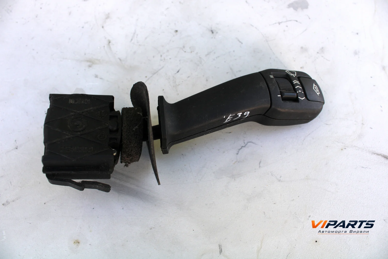 Лостче чистачки BMW 5 Series E39 OEM 61318375408