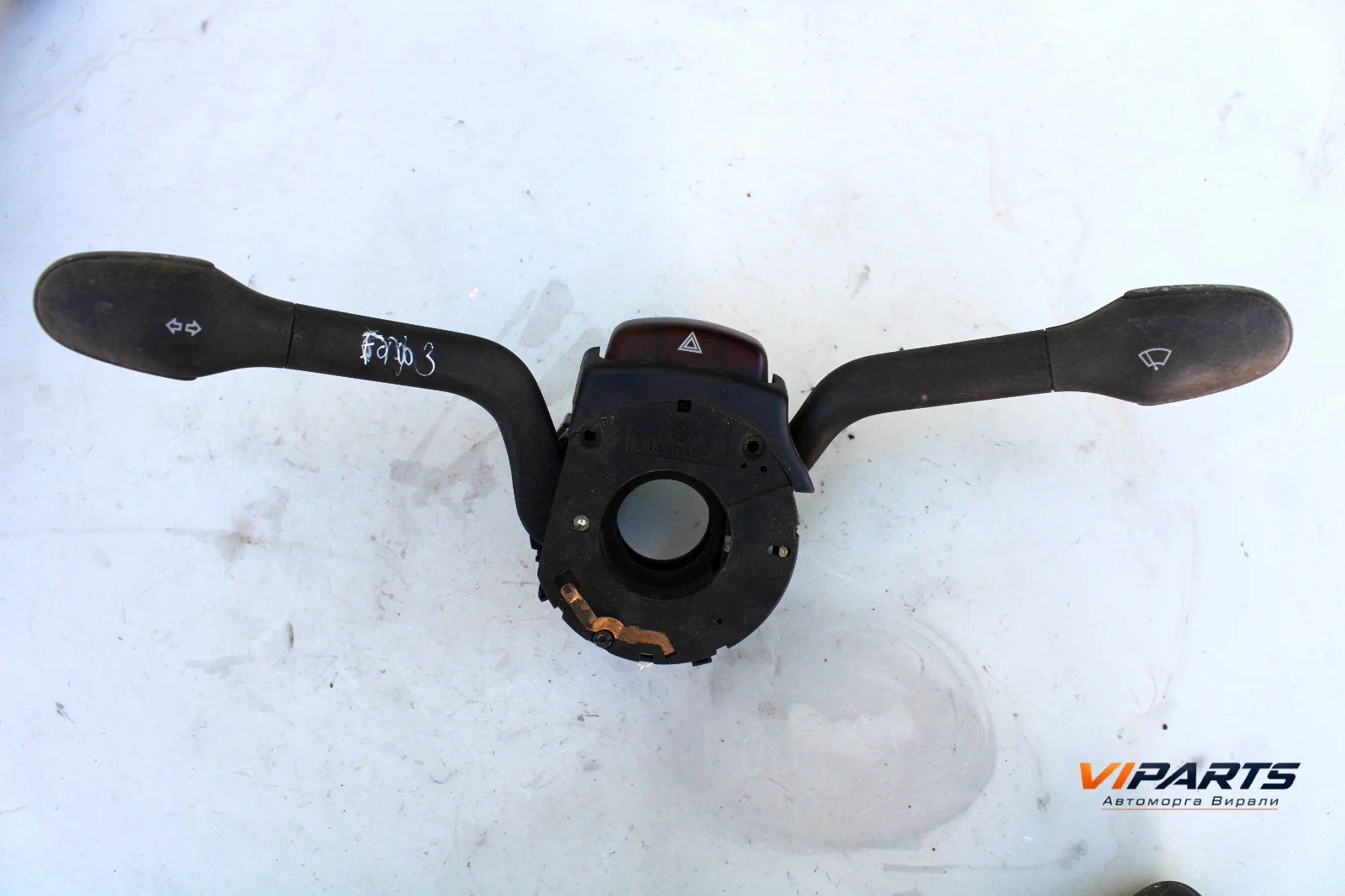 Лостчета светлини и чистачки Volkswagen Golf III OEM 1H6953503F